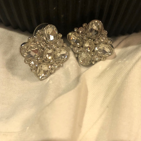 Banana Republic earrings - Picture 5 of 6